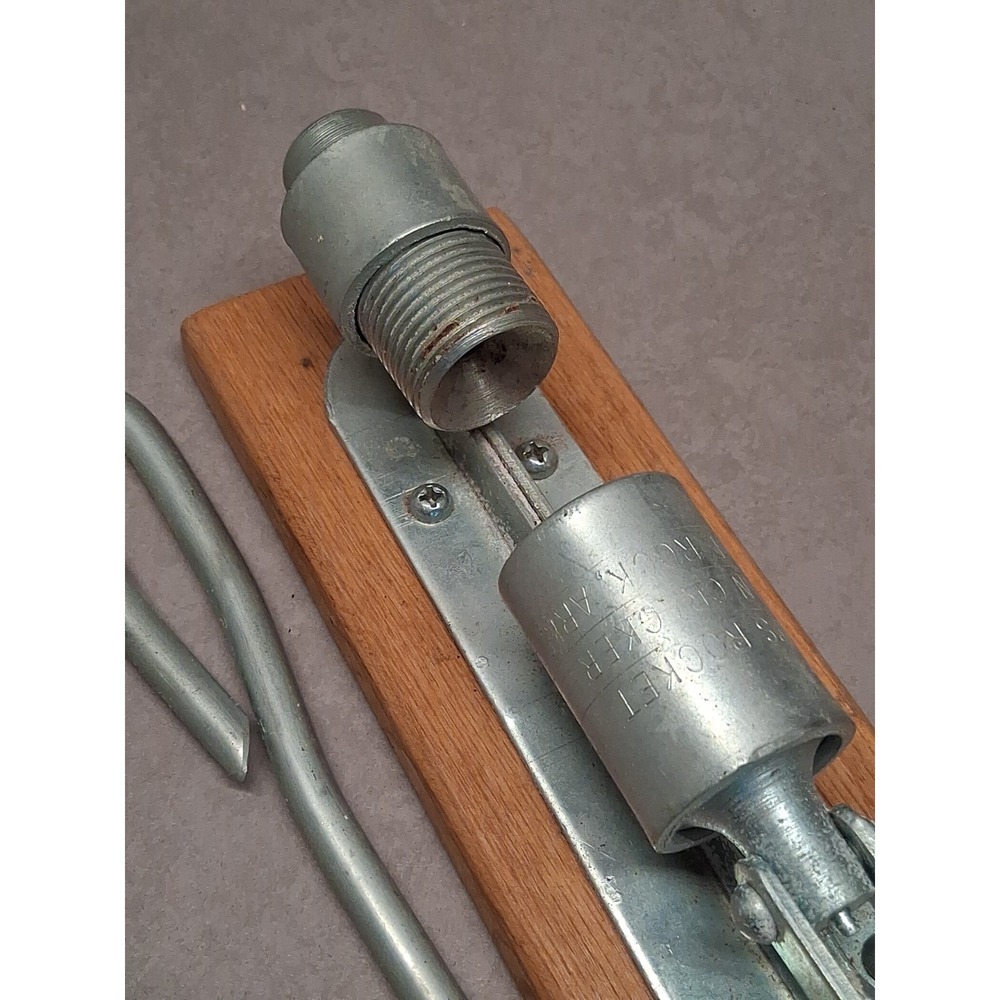 Vintage Reed Rocket Nut Cracker 1950's Model R-300 - Picture 5 of 6